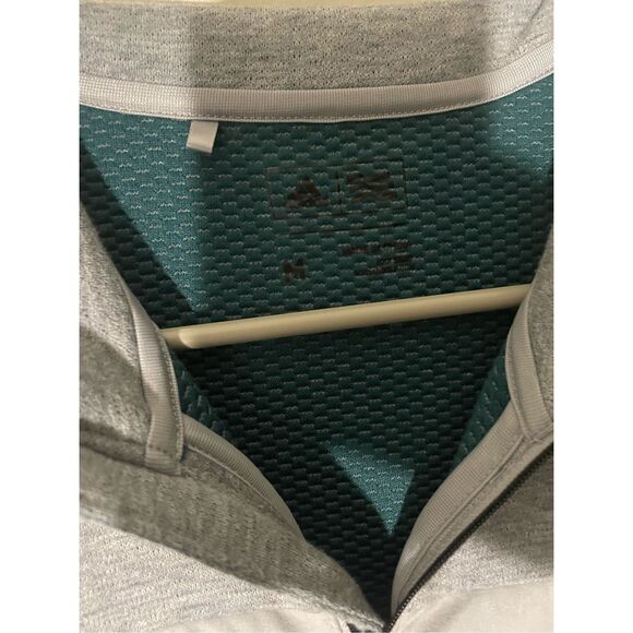 Adidas Men’s Medium Gray Basic Outdoor Sweater Quarter Zip - Picture 2 of 3